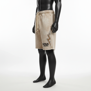 กางเกงขาสั้นผู้ชายแบบย้อมสีเอซิด 300 GSM ผ้าฝ้ายผสมโพลีเอสเตอร์ ขนแกะสีเบจ แต่งแถบข้างประดับเพชร ปักโลโก้ตามสั่ง - Product Image 3