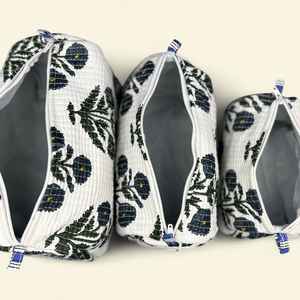 Juego de 3 Bolsas de Aseo Acolchadas de Algodón Hechas a Mano, Impermeables, con Diseño Floral, Organizador de Maquillaje y Joyería, Proveedor al por Mayor - Product Image 2