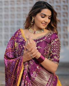 Lehenga Choli de Seda Tabby Estilo Boutique Indio, Elegante y Deslumbrante, el Más Exportado, para Fiestas y Bodas, Última Moda Exclusiva, Alta Demanda - Product Image 1