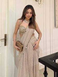 Bollywood Georgette Séquence Saree avec bordure en dentelle perlée et chemisier assorti pour les fêtes de Diwali Achat en ligne à bas prix - Product Image 2