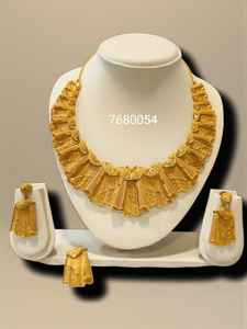 AWAIS HOUSE Ensemble de collier pour femmes africaines, pour fiançailles et mariages, en laiton plaqué or 6 grammes, style Hiphop, avec diamants sertis griffe infini - Product Image 2