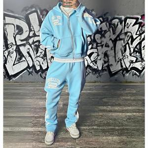 Ensemble de survêtement 2 pièces épais personnalisé, effet délavé vintage, avec broderie délavée au soleil et patchs, comprenant un pantalon de survêtement et un sweat à capuche - Product Image 2