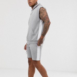 Shorts pour hommes en coton gris uni avec cordon de serrage et poches latérales, coupe classique, respirant, pour l'été - Product Image 1