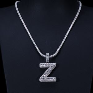 Collier pendentif unisexe en argent 925 plaqué or avec moissanite numéro 23, taille brillant rond, sertissage griffe, style luxueux - Product Image 1