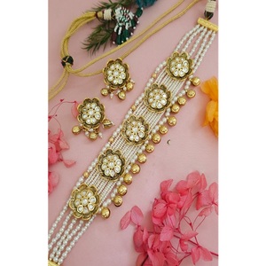 Hermoso Juego de Collar y Aretes con Perlas de Moissanita Chapadas en Oro de Alta Calidad, Joyería de Diseño para Mujer, Regalo de Boda - Product Image 1