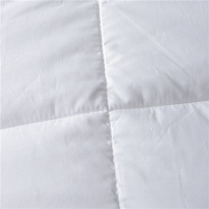 Couette matelassée en polyester blanc, chaude pour l'automne et l'hiver, 75D/36F, lavable en machine, hypoallergénique, housse de couette - Product Image 3
