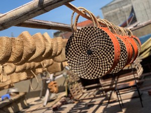 Bolso de hombro moderno de ratán Handwicker con nácar, bolso de hombro informal para mujer de Vietnam - Product Image 6