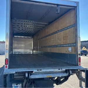 Châssis de camion 4x2 de moyenne capacité 2018/2019, moteur diesel 6,7 L, cabine professionnelle pour la logistique - Product Image 1