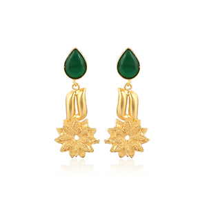 Pendientes de Diseño con Gema Hidroelástica Verde, Bañados en Oro, con Diseño Floral, Joyería de Moda Hecha a Mano para Mujer - Product Image 1
