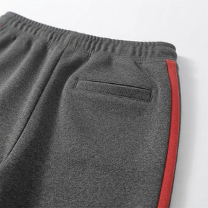 Survêtement de fitness pour homme à col à capuche, design de panneaux unique, respirant, poids lourd, confort tout au long de la journée, avec logo personnalisé - Product Image 3