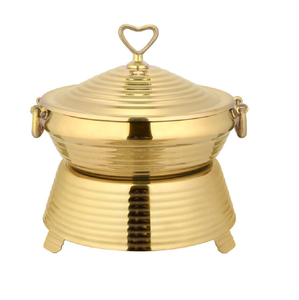 Recipiente dorado con ribetes y asa en forma de corazón. Encantador, radiante y con un diseño elegante. Para uso en hoteles, bodas, fiestas o en el hogar. - Product Image 1