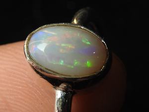 Bague de mariage classique en opale solide australienne - Sertissage à bélière - Bijoux en argent - Taille US 6 - Cadeau fait main pour elle - Modèle PMEGEMSBEADS MS - Product Image 5