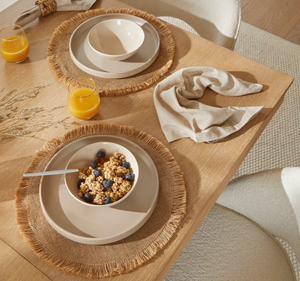 ชุดโต๊ะรับประทานอาหารทรงสี่เหลี่ยมทำจากไม้มินดีแบบทันสมัย พร้อมเก้าอี้หุ้มเบาะ ฐานรูปตัว X ดีไซน์เรียบง่าย เหมาะสำหรับโรงแรมและวิลล่า - Product Image 5