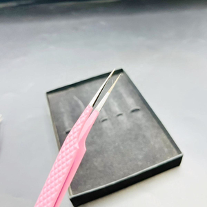 Pinces à cils professionnelles de précision, pointe lisse, manche rose, design dégradé noir, antidérapantes, ergonomiques, emballage personnalisé - Product Image 5