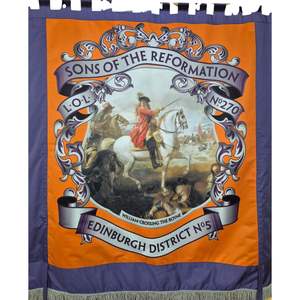 Bannière de la loge SONS OF THE REFORMATION LOL NO270 WILLIAM CROSSING THE BOYNE EDINBURGH DISTRICT N ° 5 bannières brodées - Product Image 1