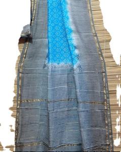 Dhwaja ผ้าพันคอลายดอกไม้ดีไซน์ดิจิตอลพิมพ์ลายดอกไม้ผ้าผูกคอลายดอกไม้สีทองเป็นมิตรกับสิ่งแวดล้อมยืดได้ - Product Image 1