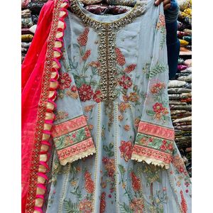 Traje Salwar Kameez de Seda Karma Fashion Designer para Fiesta con Bordado de Lentejuelas Negro Talla M - Product Image 3