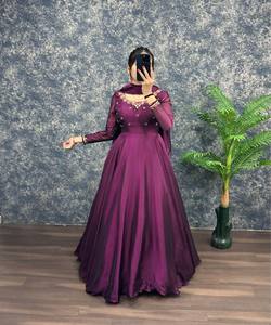 Kurti en coton et soie Rangoli fantaisie, brodé à la main, avec dupatta, pour tenue de fête, prix de gros, multicolore, en stock, vêtement ethnique, couleur vin - Product Image 6