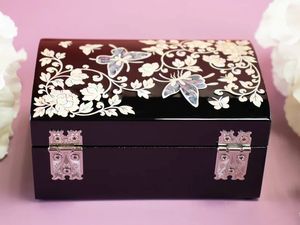 Boîte à bijoux en bois laqué noir style zen asiatique avec nacre, motif floral papillon, organiseur, coffret cadeau - Product Image 3