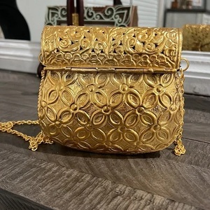 Bolso de Mano Cuadrado de Metal Dorado de Lujo God Grace Craft para Mujer, Bolso de Noche Grabado Vintage Hecho a Mano con Correa de Cadena - Product Image 4