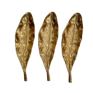Juego de 3 Tazones de Aluminio de Diseño Clásico Hechos a Mano de Alta Calidad con Acabado Dorado para Fiestas - Product Image 1