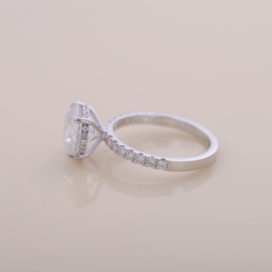 Anillo de Compromiso con Diamante Cultivado en Laboratorio de 3.08CT, Corte Redondo, Plata de Ley 925, Banda Pavé, Anillo Nupcial - Product Image 4