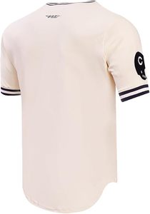 T-shirt crème des Chicago Bears avec broderie rouge et logo mascotte, broderie machine, matière coton - Product Image 4