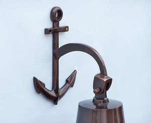Cloche de bateau de 9 pouces, finition cuivre, aluminium massif avec support d'ancrage |   Décoration murale nautique |   Maison de plage en bord de mer Bell - Product Image 4