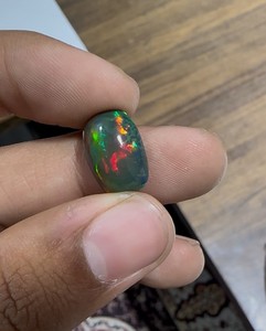 Opale d'Éthiopie noire naturelle, cabochon, multi-feu, pierre précieuse lisse non montée, pierre de naissance d'octobre - Product Image 1