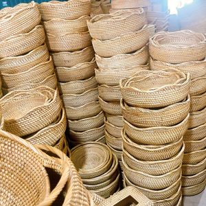 Panier de rangement en rotin tressé à la main de qualité export du Vietnam pour fruits, rangement de cuisine, organisation de salon et décoration de table - Product Image 5