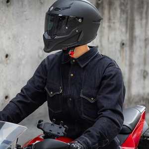 Chemise en denim bleu foncé pour homme, manches longues, coton, boutonnée, avec deux poches poitrine, à porter toute l'année - Product Image 6