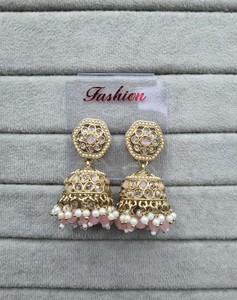 Elegantes Pendientes Jhumka Chapados en Oro Antiguo, Pendientes Jhumki con Perlas y Piedras Kundan Tradicionales Indias, Joyería Étnica para Mujer - Product Image 3