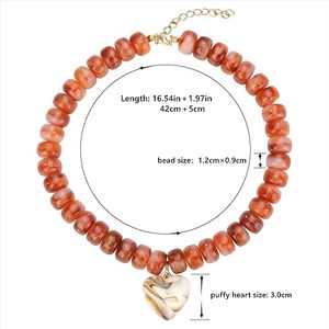 Collier ras du cou bohème en résine colorée avec pendentif cœur rose, vert, jaune, marron – Étanche, livraison rapide, tendance - Product Image 4