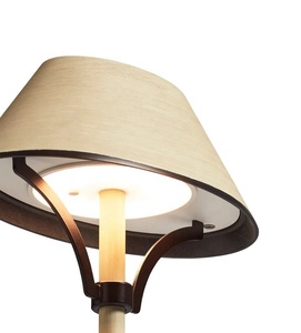 Lámpara de Mesa de Metal Ivory Beacon con Elegante Pantalla Cónica, Construcción Robusta de Hierro, Brillo Ambiental Suave para Interiores Refinados - Product Image 3