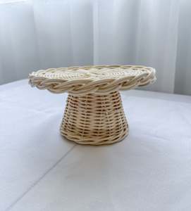 Adorable soporte de mimbre para pasteles, soporte decorativo para postres, accesorio de cocina de juguete, soporte decorativo para juegos de rol infantiles - Product Image 2