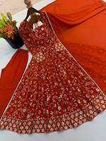 Robe de soirée de créateur en faux georgette, richement brodée et ornée de sequins, avec jupe et dupatta, ensemble prêt-à-porter.