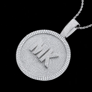 Colgante de Alfabeto Personalizado con Incrustaciones de Moissanita Plateada Redonda Grande, Joyería de Moda Hip Hop, Colgante de Alfabeto Personalizado - Product Image 6