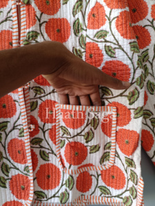 Veste matelassée à motifs imprimés : Manteau en coton fait main de style bohème indien - Product Image 2