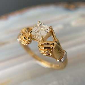 Anillo Escultural de Diamante Corte Asscher de 1.01CT de Alta Demanda, Cultivado en Laboratorio, Oro Sólido de 14K, Diseño Único para Regalo de Boda o Compromiso para Ella - Product Image 2