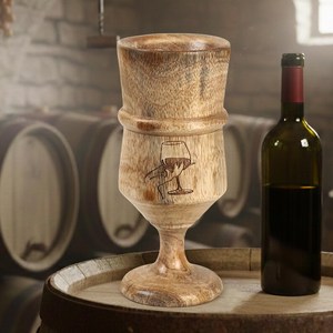 Verre à bière en bois fait main, design moderne, forme de bouteille de vin, style rustique, pour restaurants et bars - Product Image 1