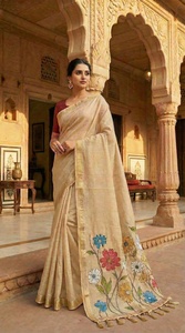 Sari pour femme très vendu, idéal pour les mariages et les festivals, disponible au meilleur prix auprès d'un fournisseur indien - Product Image 4