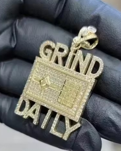 Colgante VVS Moissanite estilo Hip Hop, chapado en oro sobre plata 925, con incrustaciones de circonitas, bicolor, estilo Bust Down, para hombre. - Product Image 6