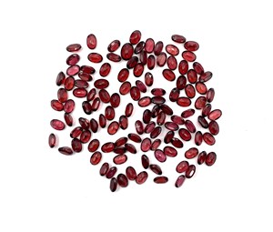 Pierre précieuse naturelle grenat du Mozambique, taille ovale rouge facettée, plusieurs tailles disponibles pour la fabrication de bijoux - Product Image 6
