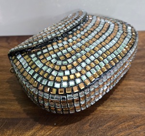 Dream Crafts India DCCB54 - Bolso de mano de noche de diseño con mosaico, patrón de media luna, cristal, metal, Kundan y trabajo de espejo para mujer - Product Image 1
