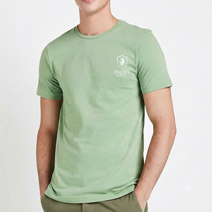 Camiseta de Manga Corta para Hombre, Corte Regular, Color Verde Sólido, Cuello Redondo, Informal, con Logotipo Estampado en la Parte Delantera, de Algodón Transpirable, Marca Index Apparel - Product Image 1