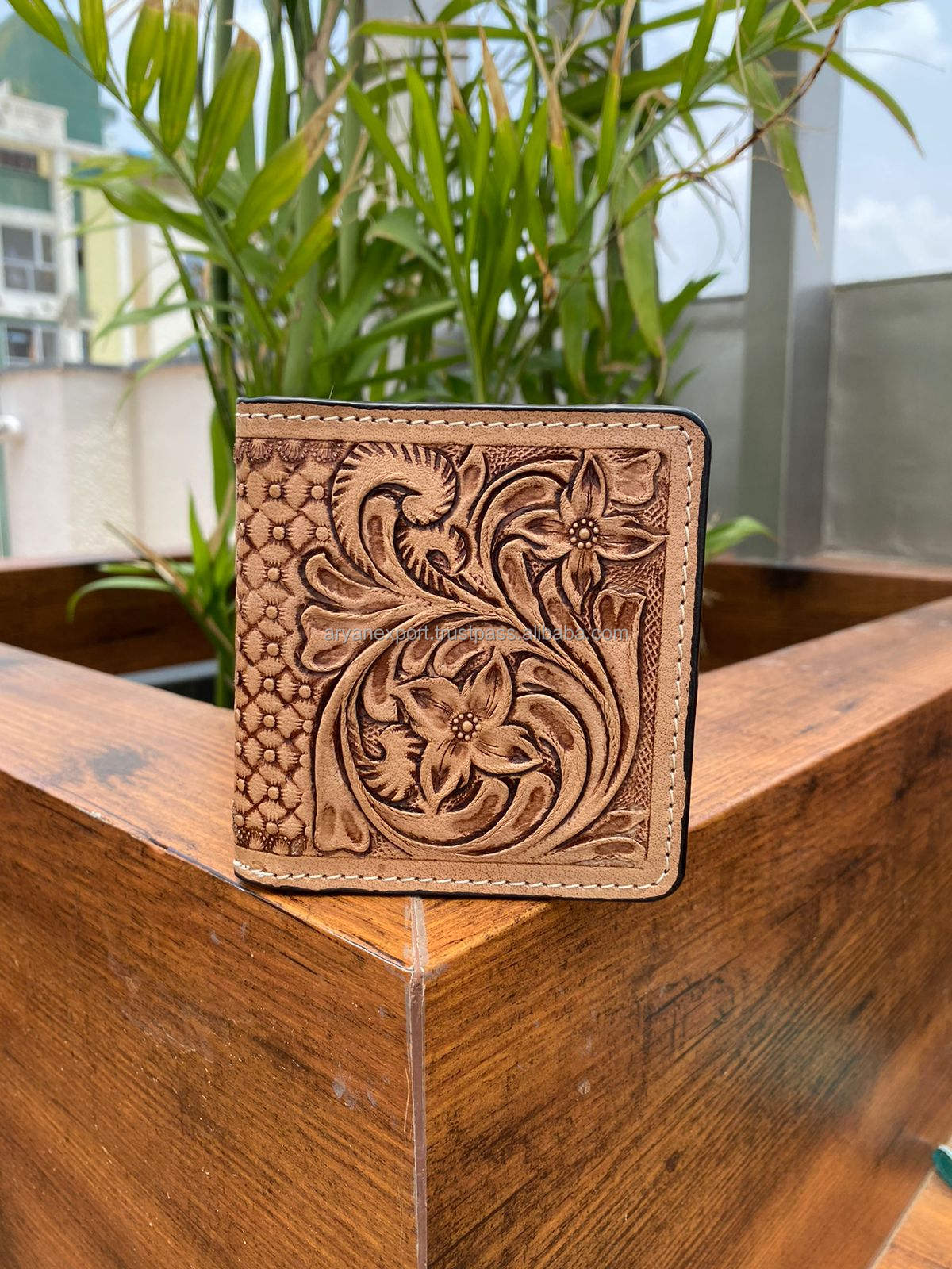 สีน้ำตาล