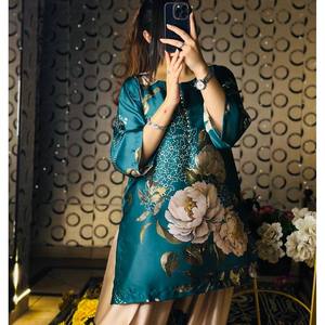 Conjunto de Fiesta de Diseño en Satén con Top, Pantalón y Dupatta, Mangas Tres Cuartos con Estampado Digital - Product Image 4