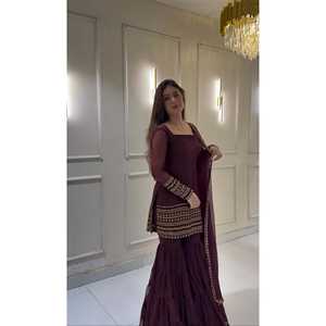 Conjunto de Fiesta para Mujer de Diseñador: Elegante Sharara y Dupatta con Bordado Intenso, Estilo de Primera Clase - Product Image 2