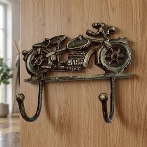 Porte-manteau mural vintage en fonte pour moto, 2 crochets réglables, étanche, installation autocollante, design rétro pour manteaux et chapeaux - Product Image 1