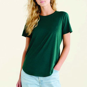 Camiseta de Verano Moderna para Mujer, Talla Grande, con Detalle de Agujeros, Colores y Logotipo Personalizables, 100% Algodón, Hecha en Pakistán - Product Image 1